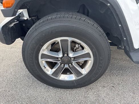 Used 2022 Jeep Wrangler Unlimited Sahara image 7