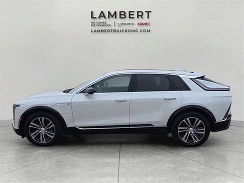 Used 2024 Cadillac Lyriq Luxury w/ LPO, Floor Liner Package image 2