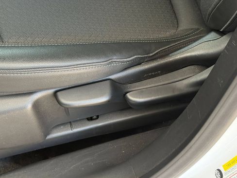 Used 2025 Buick Encore GX Preferred AWD/4WD image 18