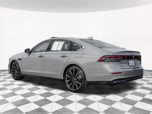 Used 2024 Honda Accord Touring image 7