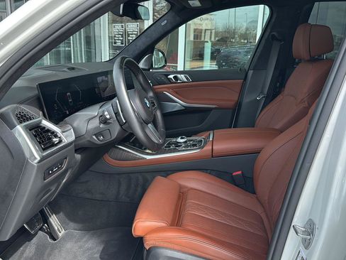 Used 2024 BMW X7 xDrive40i image 8