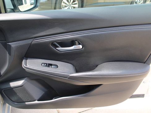 Used 2021 Nissan Sentra SV FWD image 11