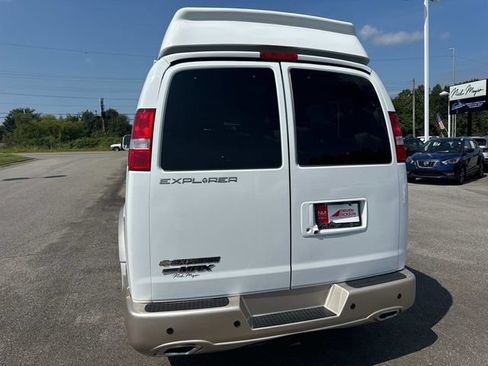 Used 2023 Chevrolet Express 2500 RWD image 10