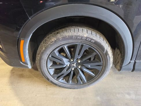 Used 2024 Mitsubishi Eclipse Cross LE AWD/4WD image 3