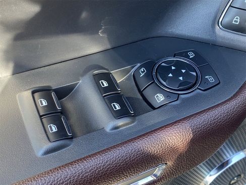 Used 2023 Ford Expedition Limited image 23