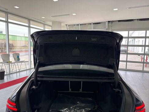 New 2026 BMW 550e xDrive image 10