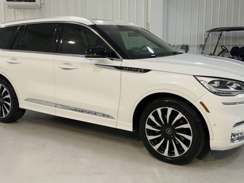 Used 2023 Lincoln Aviator Black Label Grand Touring w/ Class IV Trailer Tow Package image 3