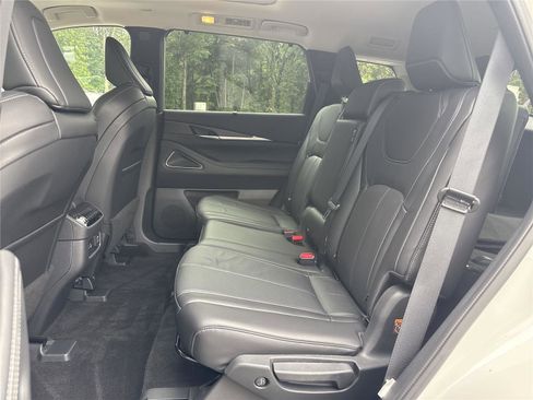 Certified 2025 INFINITI QX60 Sensory w/ Cargo Package image 9