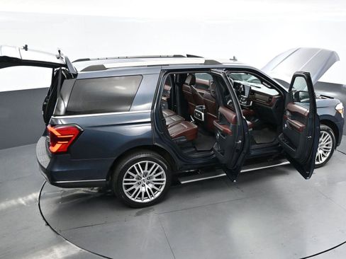 Used 2022 Ford Expedition Limited image 47