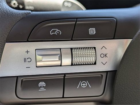 Certified 2025 Hyundai Tucson SE image 26