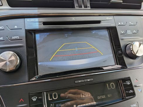 Used 2018 Toyota Avalon Limited FWD image 28