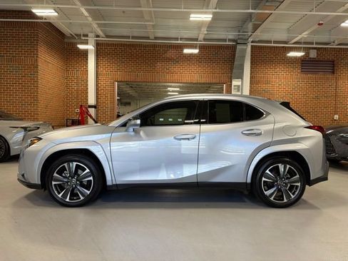 Used 2024 Lexus UX 250h FWD w/ Premium Package image 4
