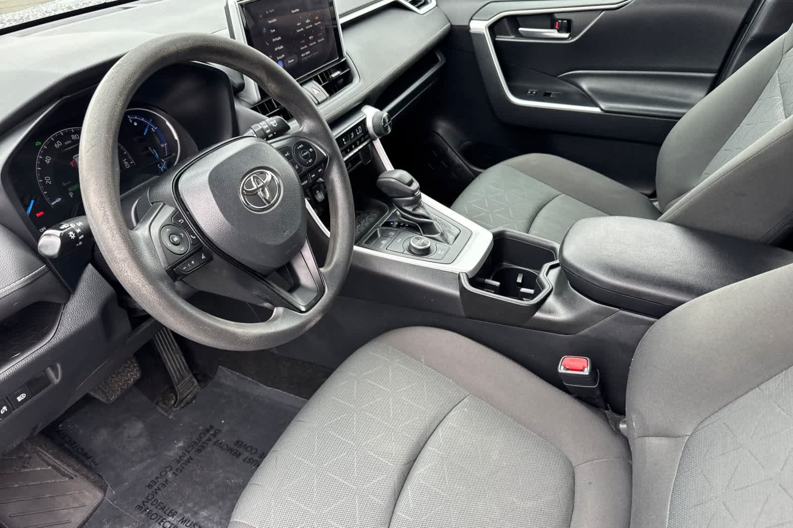Used 2023 Toyota RAV4 XLE AWD/4WD image 11