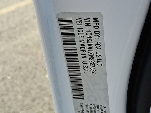 Certified 2022 Jeep Wagoneer Series I image 26