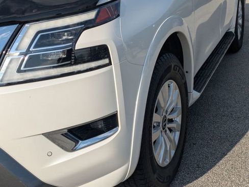 Used 2023 Nissan Armada SV image 9