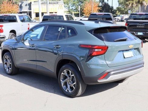 Certified 2025 Chevrolet Trax LT image 11