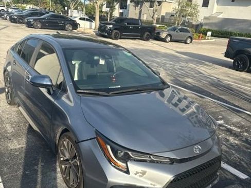Used 2022 Toyota Corolla SE FWD image 1