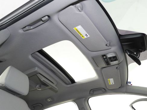 Used 2019 Honda Odyssey Elite image 18