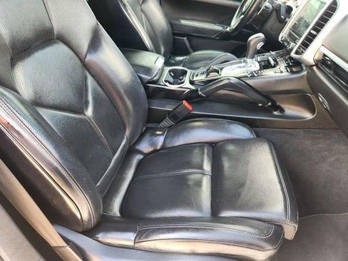 Used 2017 Porsche Cayenne Platinum Edition AWD/4WD image 14