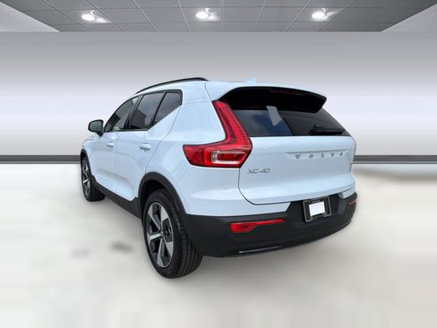 Used 2026 Volvo XC40 B5 Plus w/ Protection Package Premier AWD/4WD image 3
