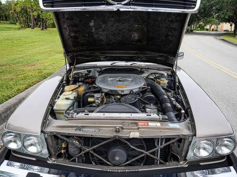 Used 1988 Mercedes-Benz 560 SL image 13