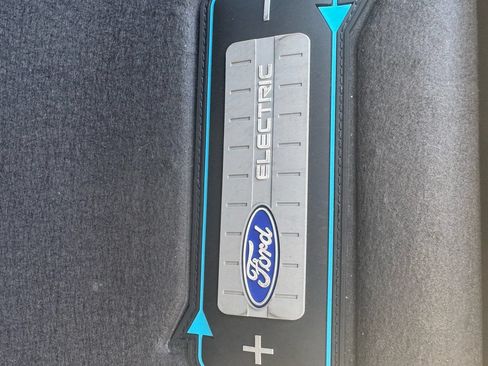 Used 2018 Ford Focus Electric Hatchback FWD image 12