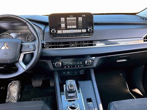 Used 2024 Mitsubishi Outlander SE Black Edition image 6