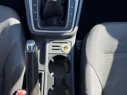 Used 2015 Volkswagen Golf Launch Edition FWD image 23