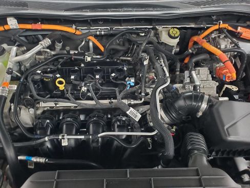 Used 2022 Ford Escape SEL w/ Technology Package image 4