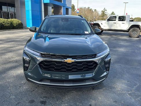 New 2026 Chevrolet Trax LT w/ Driver Confidence Package image 7