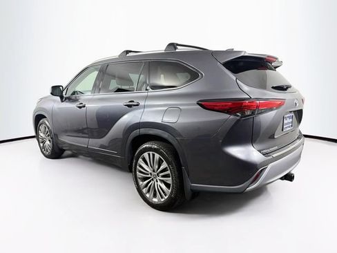Used 2021 Toyota Highlander Platinum AWD/4WD image 6