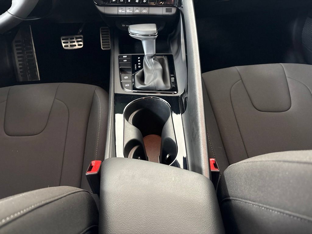 New 2025 Hyundai Elantra SEL FWD image 24