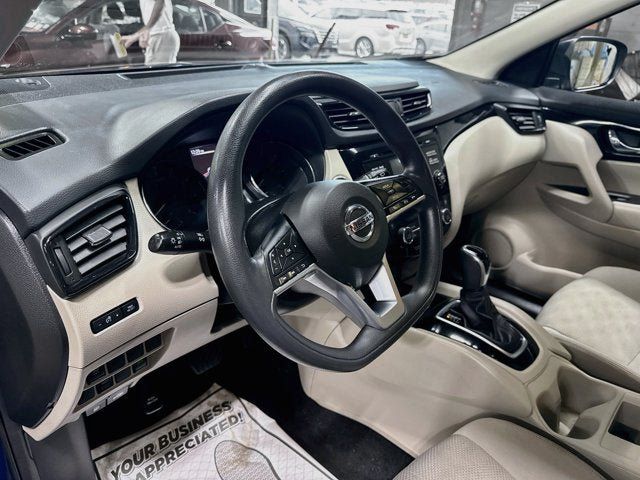 Used 2018 Nissan Rogue Sport SV AWD/4WD image 9