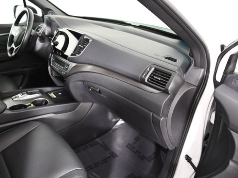 Certified 2024 Honda Passport EX-L image 42