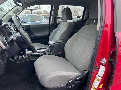 Used 2017 Toyota Tacoma SR5 image 14