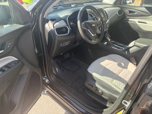 Used 2022 Chevrolet Equinox LS FWD image 13