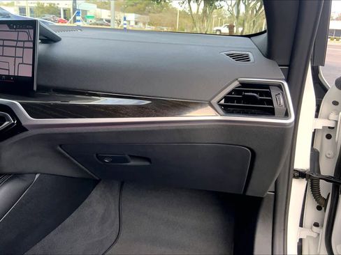 Certified 2024 BMW 430i Convertible w/ M Sport Package image 19