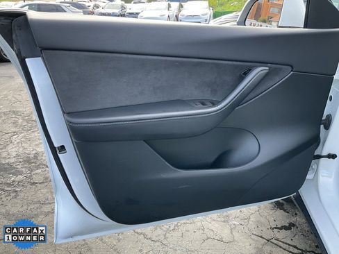 Used 2020 Tesla Model Y Long Range image 23