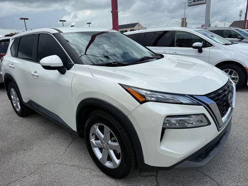 Used 2022 Nissan Rogue SV AWD/4WD image 14