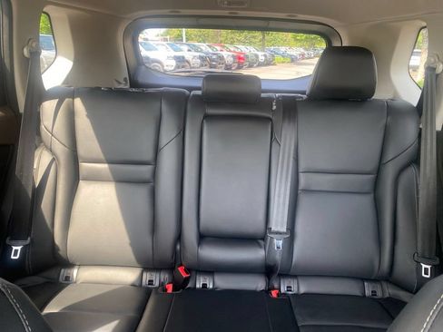 Used 2023 Nissan Rogue SL w/ SL Premium Package FWD image 31