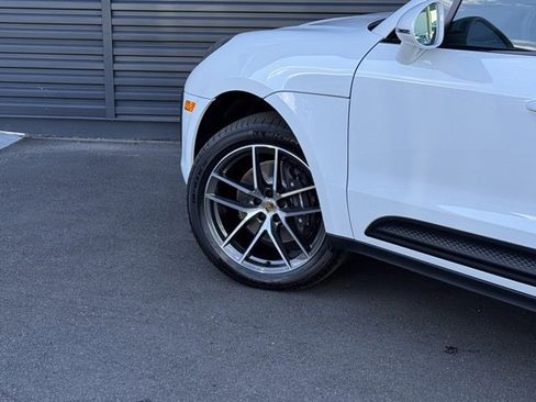 New 2026 Porsche Macan image 12