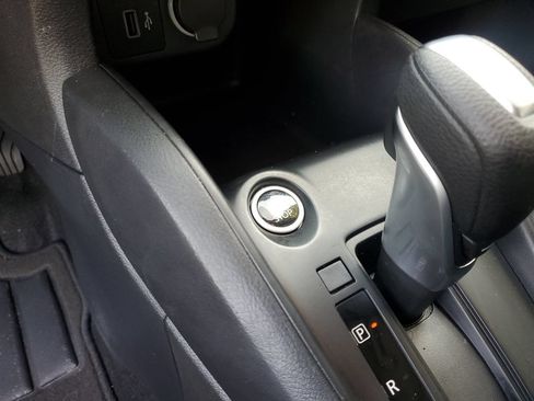 Certified 2025 Nissan Kicks Play S FWD image 31