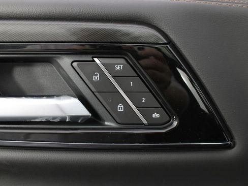 New 2026 GMC Yukon XL AT4 w/ AT4 Premium Plus Package AWD/4WD image 18