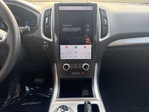 Used 2024 Ford Edge SEL w/ Convenience Package image 16