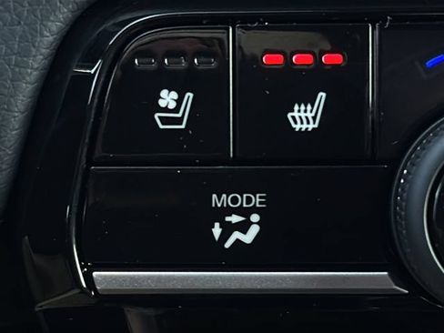 Certified 2026 Honda Pilot Black Edition image 32