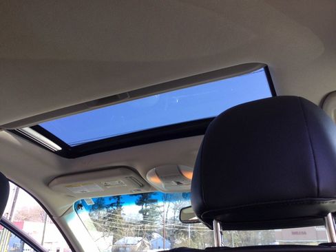 Used 2015 INFINITI QX60 AWD w/ Premium Plus Package image 17