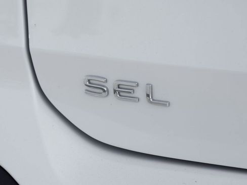 Used 2025 Volkswagen Taos SEL AWD/4WD image 47
