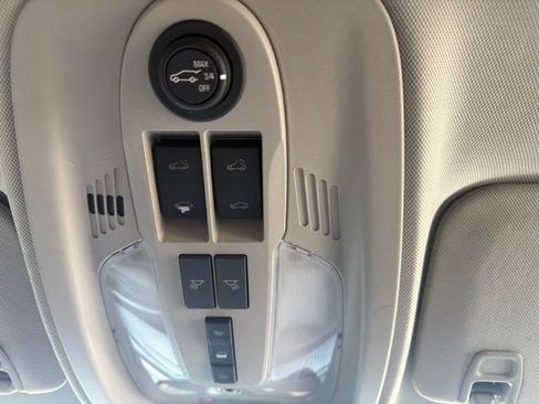 Used 2012 Chevrolet Equinox LT FWD image 36