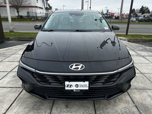 Certified 2024 Hyundai Elantra Limited image 6