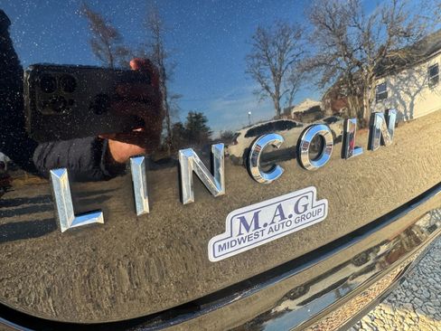 Used 2017 Lincoln MKT AWD image 19